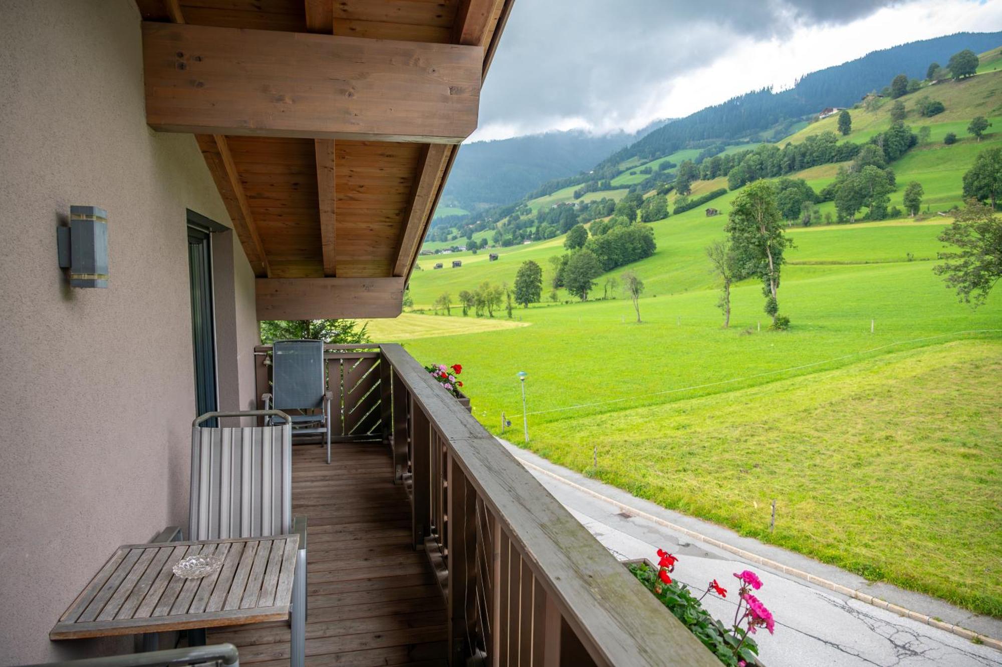 Haus Piesendorf Apartment ภายนอก รูปภาพ